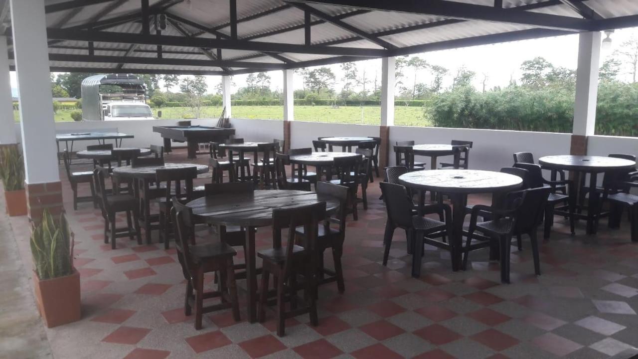Finca Hotel El Saman De Alto Bonito Montenegro Eksteriør billede