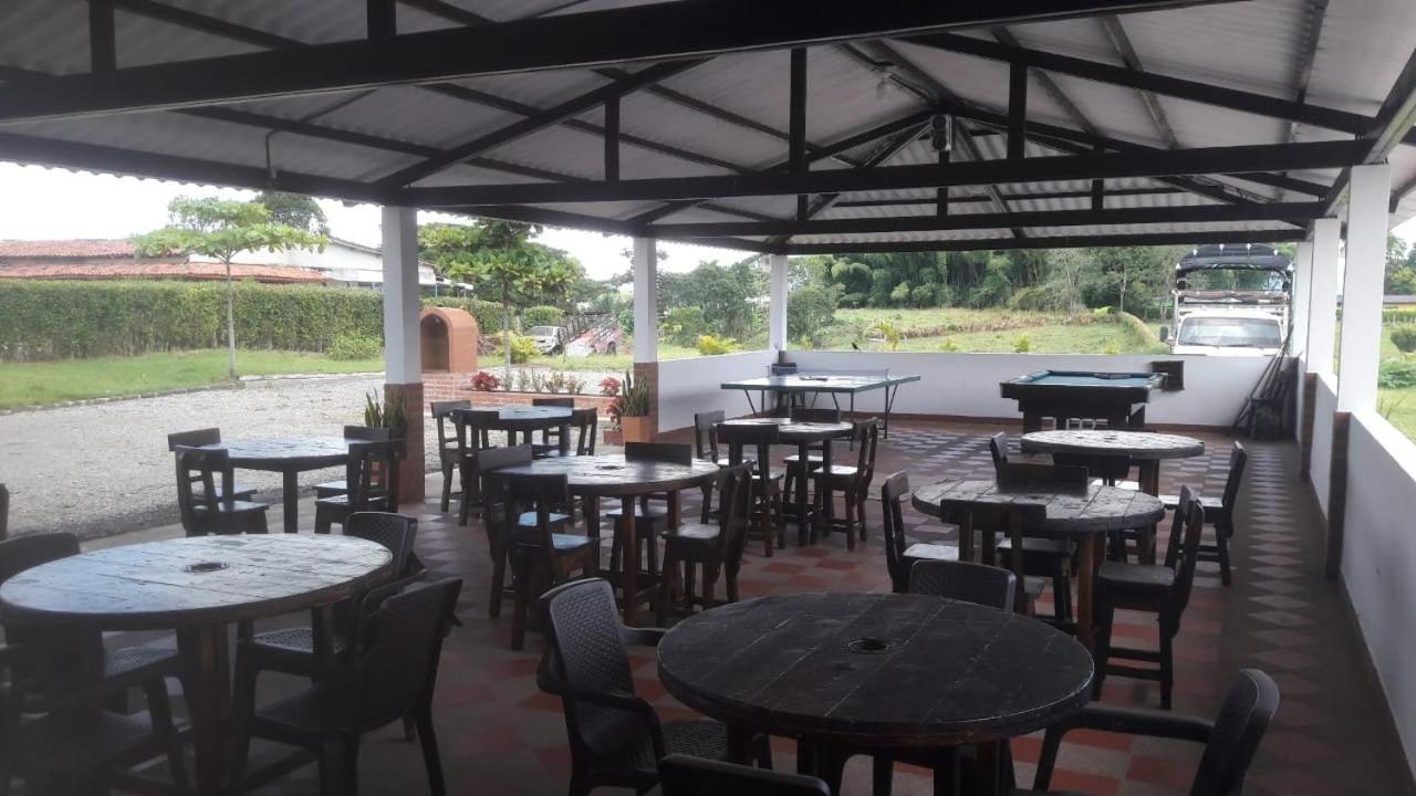 Finca Hotel El Saman De Alto Bonito Montenegro Eksteriør billede