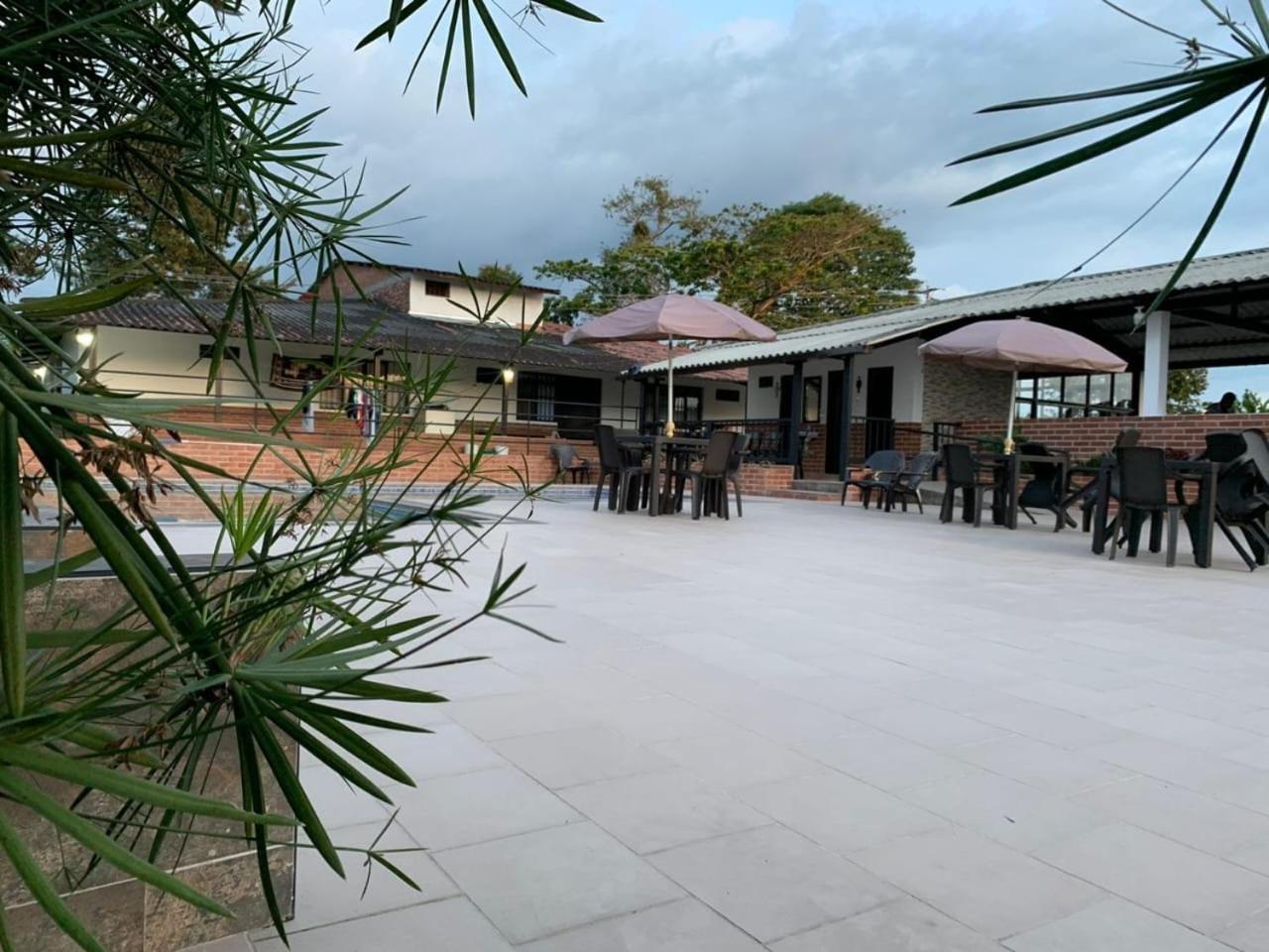 Finca Hotel El Saman De Alto Bonito Montenegro Eksteriør billede